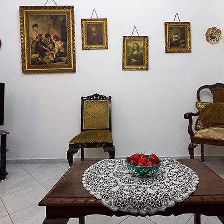 Vintage Style Apartment With Beautiful Backyard Atenas Exterior foto