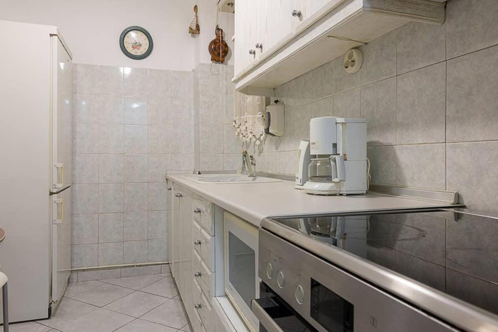 Vintage Style Apartment With Beautiful Backyard Atenas Exterior foto