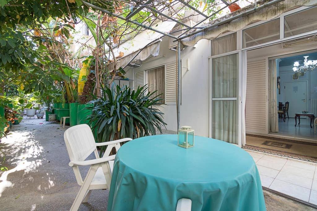 Vintage Style Apartment With Beautiful Backyard Atenas Exterior foto